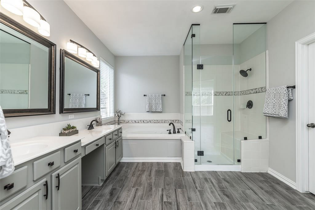 Binswanger Glass of Houston shower