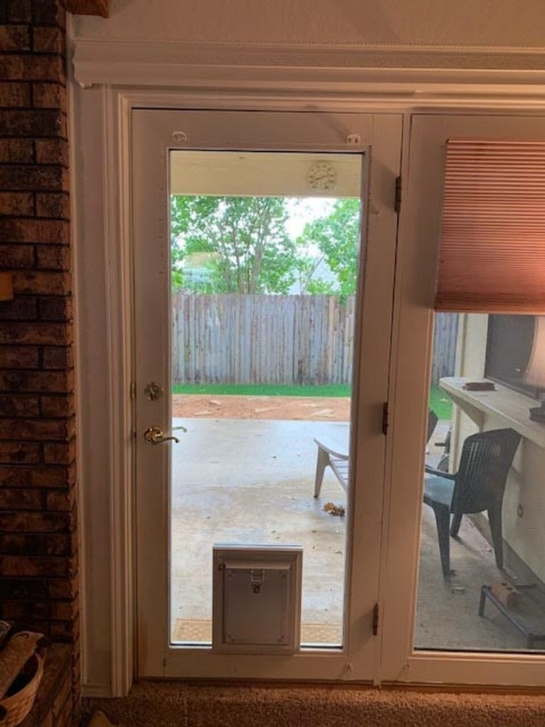 MaxSeal PRO In-Glass Pet Door