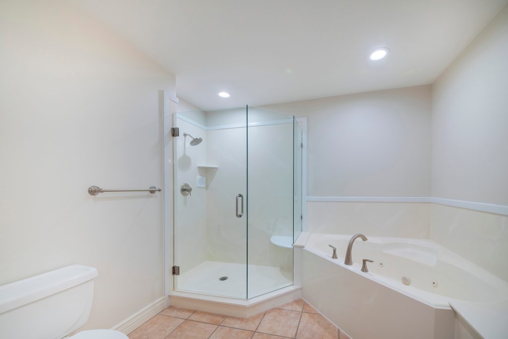 Binswanger Glass - Neo Angle Shower